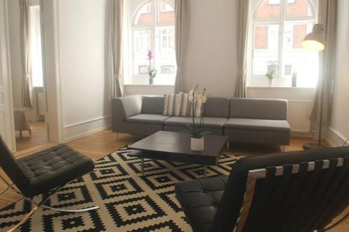 Copenhagen City Centre Apartment | Next to New Harbor/3 BR & 2 Bath Rooms