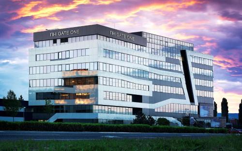 Ruzinov Hotel | NH Bratislava Gate One
