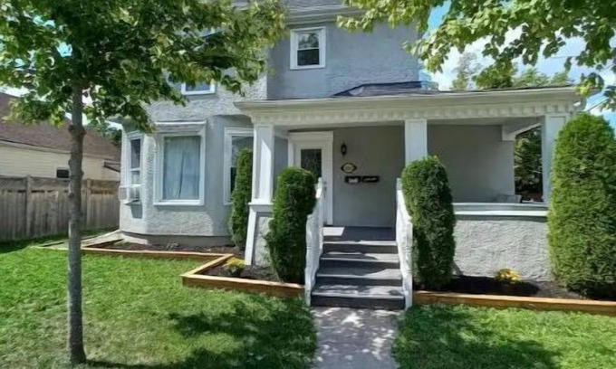 Silvertown Apartment | Niagara Falls Dream Family Retreat 3 BD 2 BA apartment