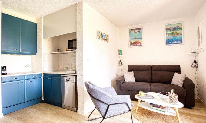 Agay Apartment | Nice 27m with garden near the beach