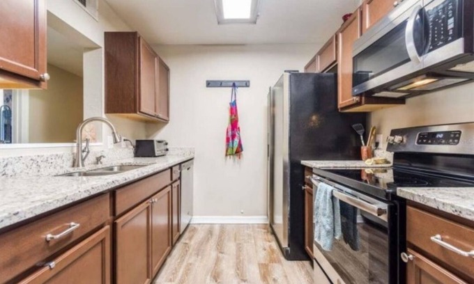 Gainesville Condo | Nice 3-bedroom condo with WiFi, AC Next to UF & Shands Hospital, Gainesville