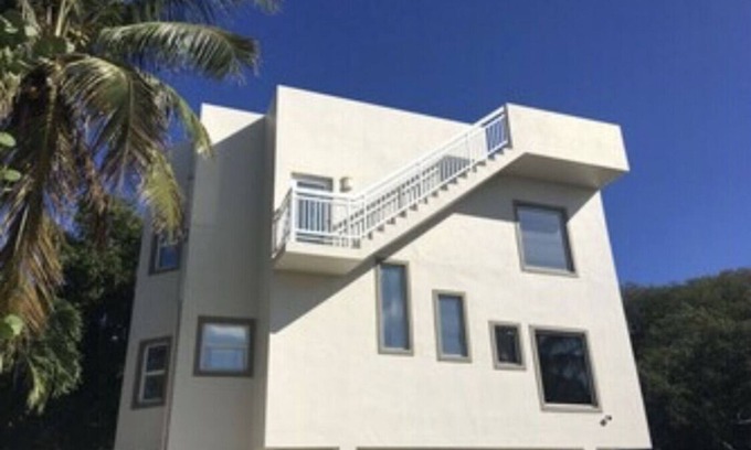 Twin Lakes House | Nice 3-bedroom house with AC in Key Largo