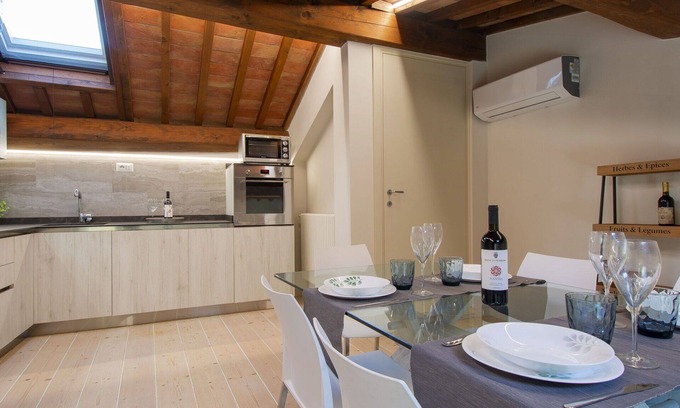 Montopoli in Val d'Arno Apartment | Nice apartment for 6 people with A/C, WIFI, TV, patio, pets allowed and panoramic view