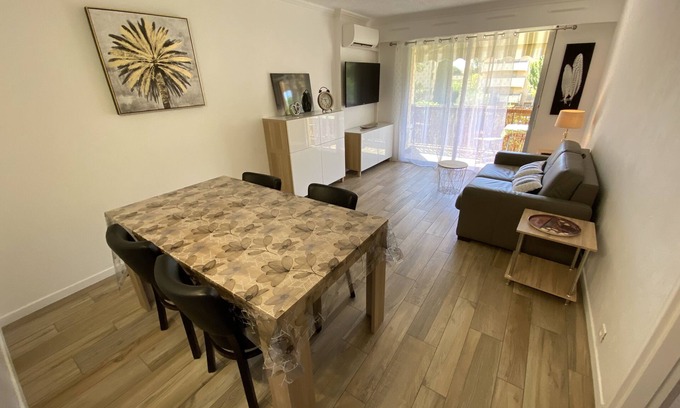 Frejus Plage Apartment | Nice and quiet apartment 1 mm from Fréjus port