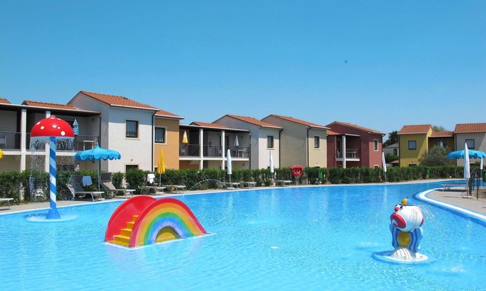 Cavalcaselle Apartment | Nice apartment for 6 people with A/C, pool, WIFI, TV, terrace and parking