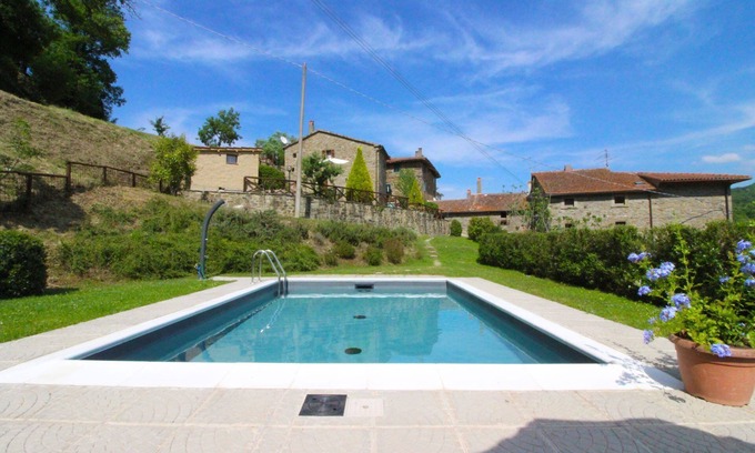 Pieve di Chio Apartment | Nice apartment for 4 guests with private pool, WIFI, TV and pets allowed
