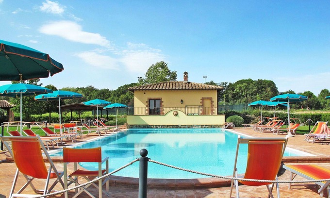 Rigutini Apartment | Nice apartment for 2 people with pool, WIFI, A/C, TV, patio and pets allowed