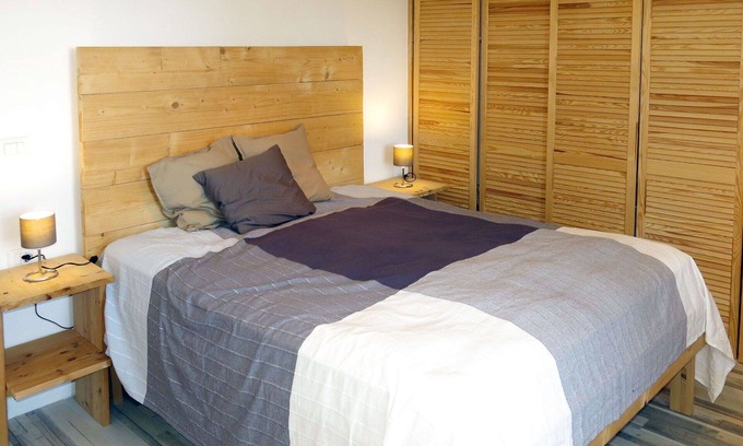 Cologna Spiaggia Villa | Nice apartment in villa with WIFI, pool, hot tub, A/C, TV, patio, pets allowed and panoramic view