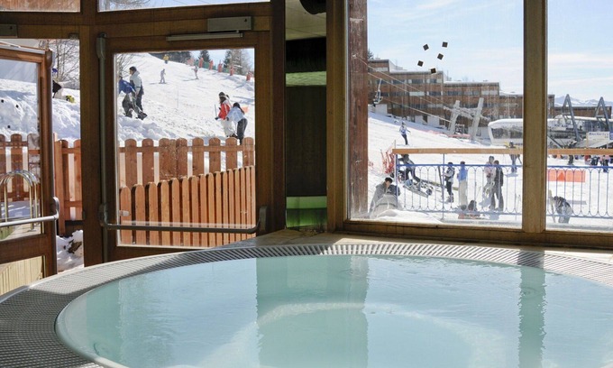 Arc-1600 Apartment | Nice apartment for 4 people with WIFI, pool, TV, terrace and pets allowed