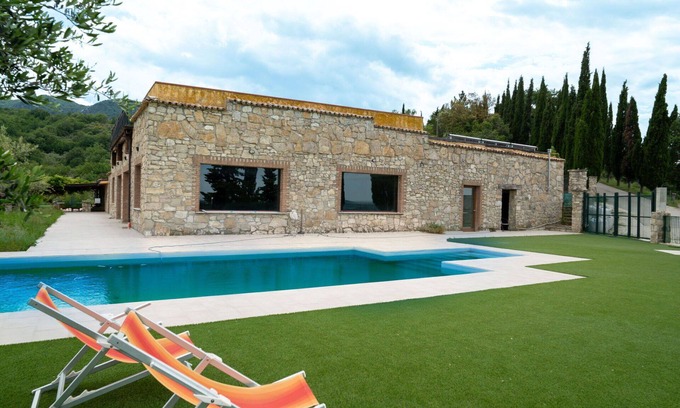 Villa Santa Maria Apartment | Nice apartment for 4 guests with pool, WIFI, A/C, TV, balcony and pets allowed