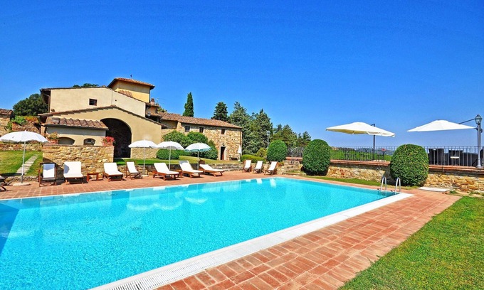 San Casciano in Val di Pesa Apartment | Nice apartment for 4 guests with WIFI, A/C, pool, TV and pets allowed, close to Greve In Chianti