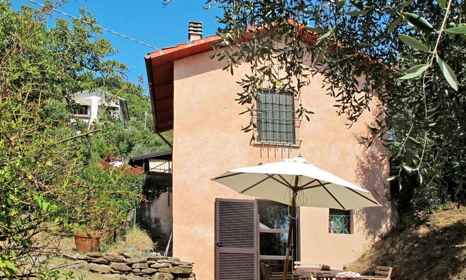 Massa Villa | Nice apartment in villa for 4 people with WIFI, TV, patio, panoramic view and parking