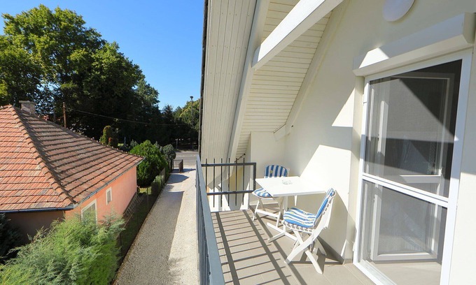 Balatonszemes Apartment | Nice apartment for 4 guests with A/C, WIFI, TV and patio