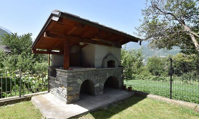 Fenis Apartment | Nice apartment for 4 guests with WIFI, pool, TV, terrace and pets allowed