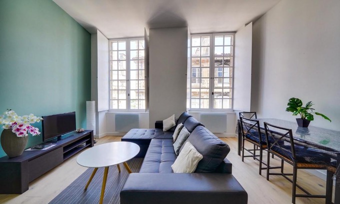 Hotel de Ville - Quinconces Apartment | Nice apartment for 2 in historical center