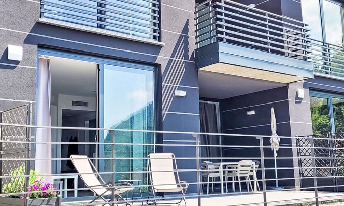 Nesso Apartment | Nice apartment for 3 people with pool, WIFI, A/C, TV and terrace