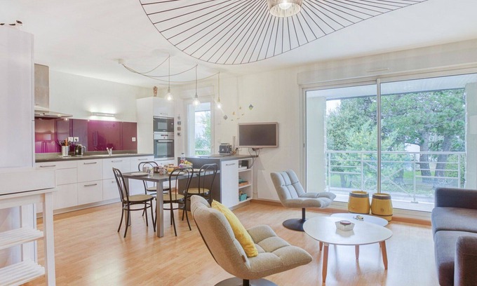 Quiberon Apartment | Nice apartment for 4 people with WIFI, TV and balcony
