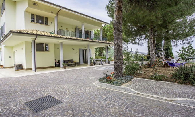 Pineto Apartment | Nice apartment for 4 guests with WIFI, A/C, TV, terrace, pets allowed and panoramic view