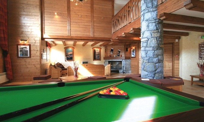Plan Peisey Apartment | Nice apartment for 6 people with pool, WIFI, TV, terrace and pets allowed
