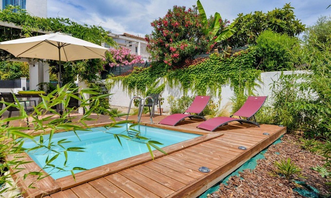 Cros-de-Cagnes Apartment | Nice apartment for 2 guests with WIFI, pool, TV and patio