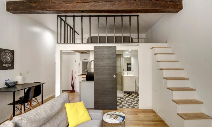 Saint-Michel Apartment | Nice apartment in the historic heart of Bordeaux