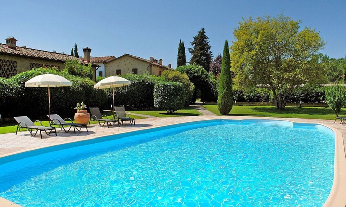 Poggiarello Villa | Nice apartment in villa with pool, WIFI, TV, terrace and pets allowed, close to San Gimignano