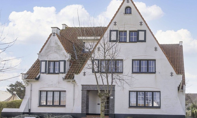 De Haan Villa | Nice apartment in villa for 6 guests with WIFI, TV, balcony and pets allowed