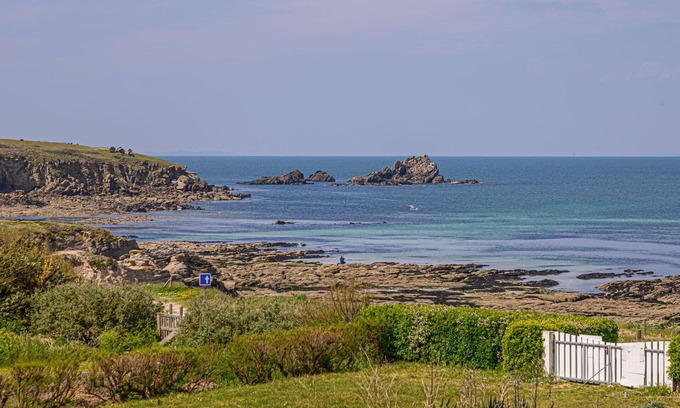 Saint-Pierre-Quiberon House | Nice apartment in villa for 10 people with WIFI, TV and terrace