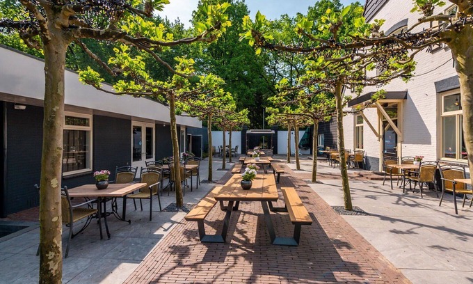 Noordoostelijk van Schaarsbergen House | Nice apartment in villa for 6 people with pool, WIFI, TV and terrace