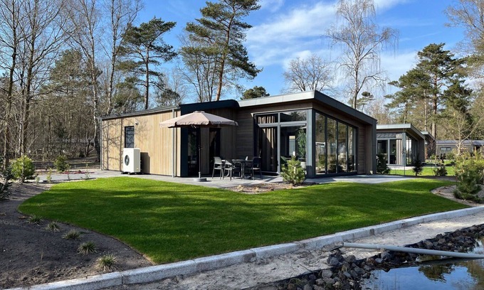 Noordoostelijk van Schaarsbergen House | Nice apartment in villa for 4 people with pool, A/C, WIFI, TV and terrace