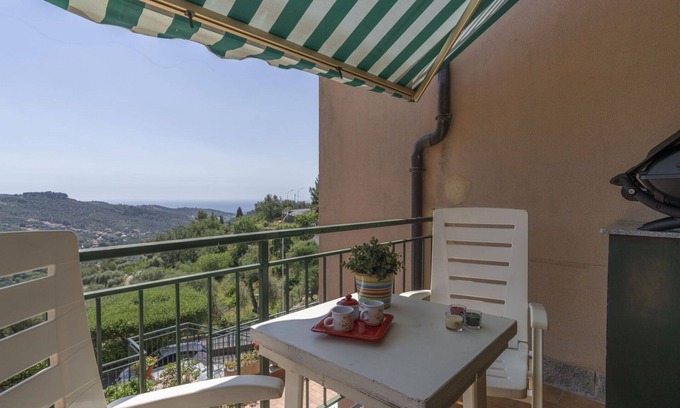 Diano Borello Apartment | Nice apartment for 3 guests with pool, WIFI, TV, patio and pets allowed