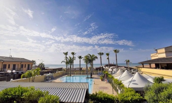 Porto Empedocle Apartment | Nice apartment for 4 guests with WIFI, A/C, pool, TV and balcony