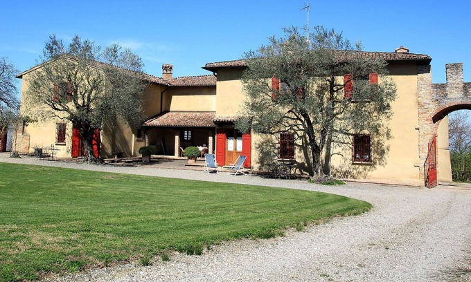 Chiavenna Rocchetta Apartment | Nice apartment for 4 people with A/C, WIFI, TV, patio, panoramic view and parking