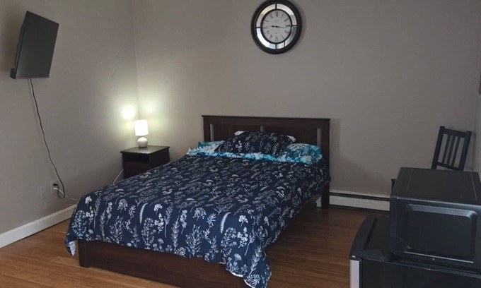 Providence Apartment | Nice big apt near Whole Foods, Brown University