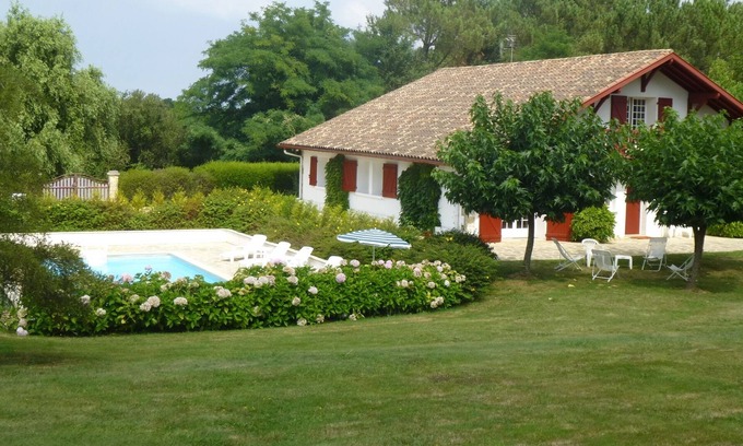 Saint-Martin-de-Seignanx House | Nice house character- standing- 9 pers, pool, near Biarritz and Bayonne
