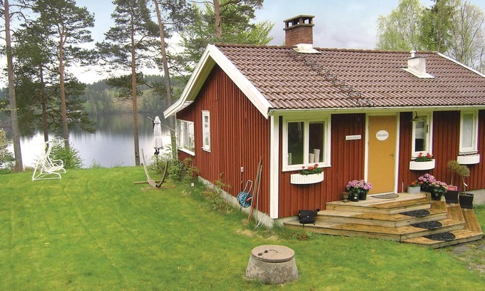 Aplared House | Nice home in Aplared with sauna