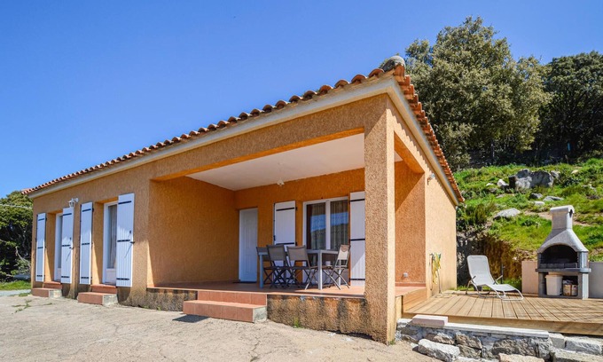 Casalabriva House | Nice home in Casalabriva with WiFi