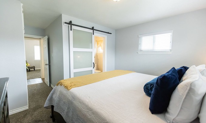 Riverside House | Nice Home in Riverside