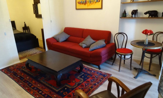 Granville Apartment | Nice little one bedroom apartment 100 m from the port