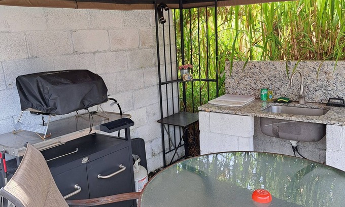 Hunt Club Cabin | Nice lodge with private courtyard in a country setting