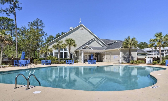 Calabash Apartment | Nice room with mini kitchen in prestigious Brunswick Plantation Golf.
