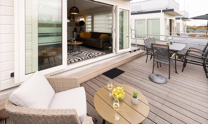 Municipality of Aalsmeer Boat Rental | Nice Ship/boat in Aalsmeer With 2 Bedrooms and Wifi