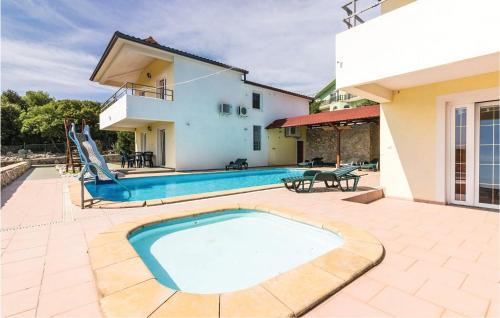 Viskovici Apartment | Nice Studio In Labin With Wifi
