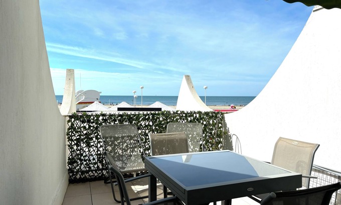 Le Couchant Apartment | Nice studio with sea view terrace and parking - near the beach