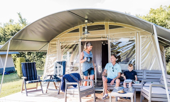 Opende House | Nice tent lodge on a campsite