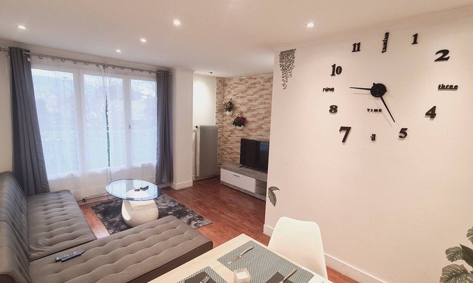 Annecy Apartment | Nice Type 3 close to all amenities 20 minutes walk from the lake