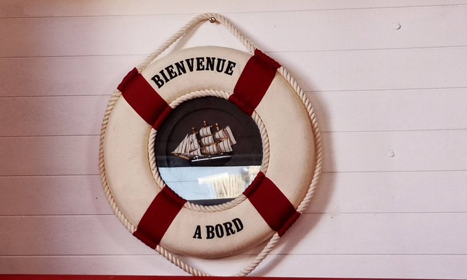 Cap d'Agde Boat Rental | Night aboard a sailboat at the quay for 2 people.