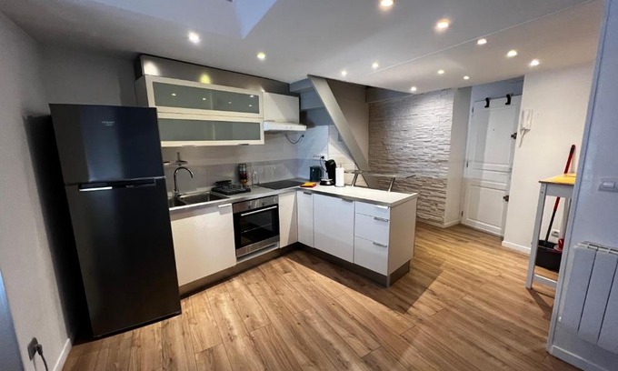 Quartier Administrations Apartment | NIMES Superbe appartement duplex climatisée