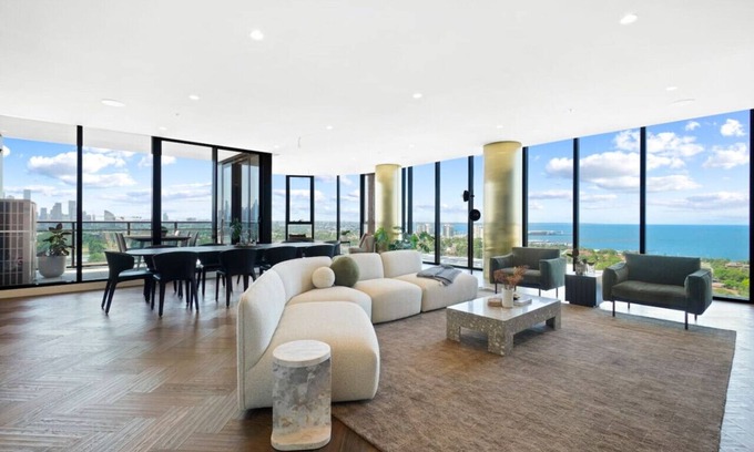 Port Melbourne Apartment | Nine Elm luxurious penthouse Panoramic city Views