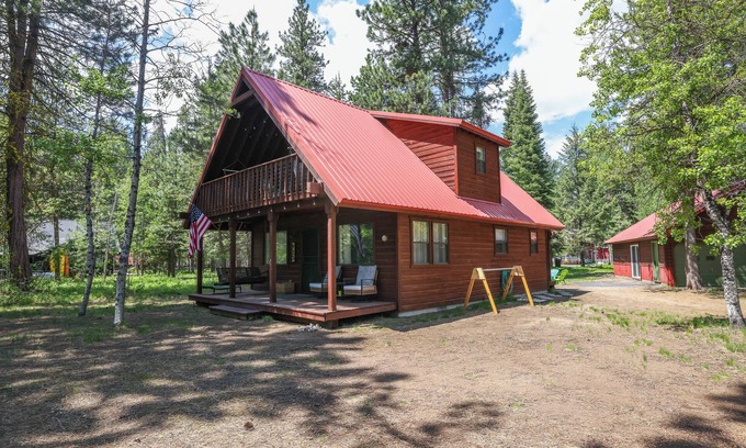 McCall Cabin | Nine Pines Outpost: Pet Friendly, Hot Tub, Game Room, w/Private Treetop Escape.